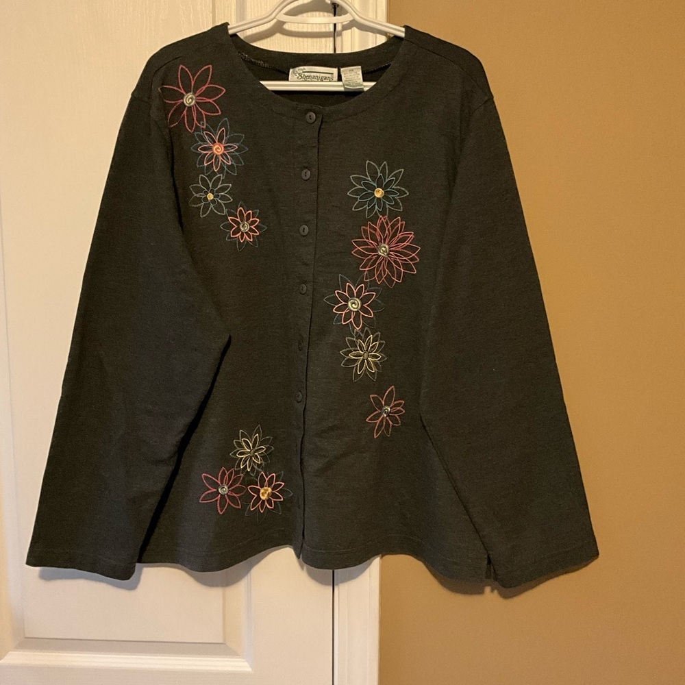 Shenanigans Floral Embroidered Women's Tunic Size 2X long Sleeve.